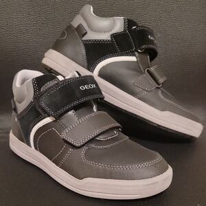Geox Big Boy/ Girl sneakers boots.Euro 37 US 5.Black and Gray Velcro Sneakers